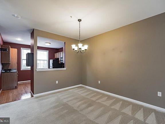 5th image of 215 Buchanan Ct