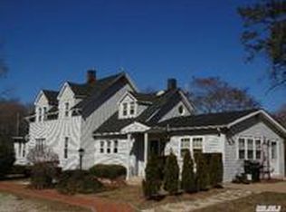 89 Hobson Ave, Saint James, NY 11780