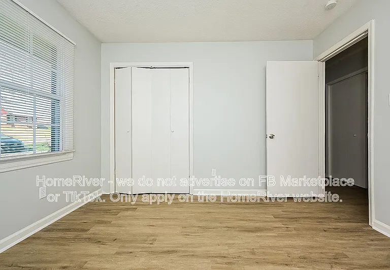 126 Amberwood Ln — Photo 13