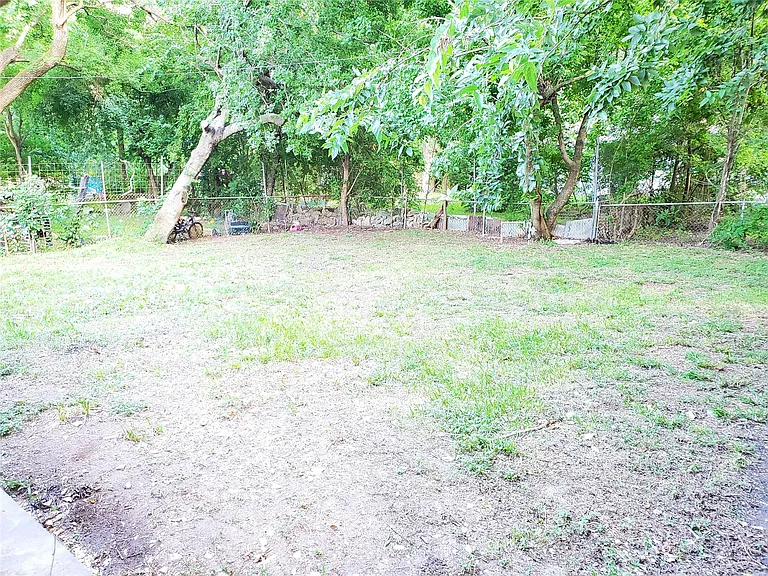 5318 Doulton Dr — Photo 17