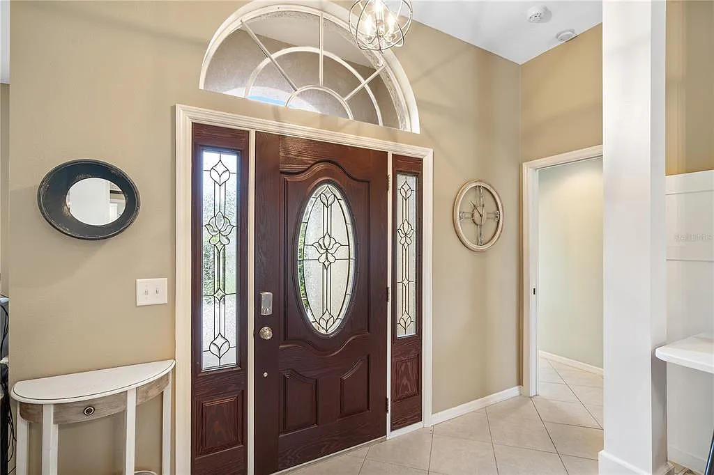 4 bed, 2.0 bath, 2437 sqft, $4,275 — Photo 3