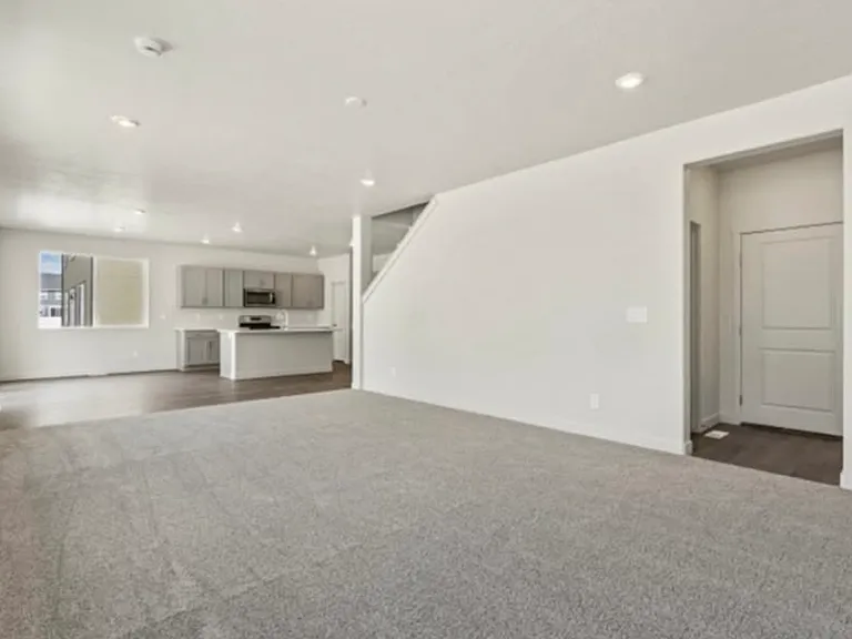 565 E Lintel Rd — Photo 9