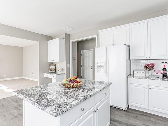 5th image of 1229 Kenway Cir SE