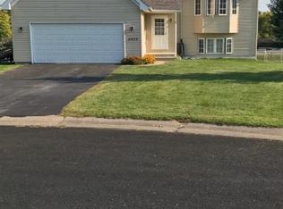 4022 Aspen Cir S, Rockford, MN 55373