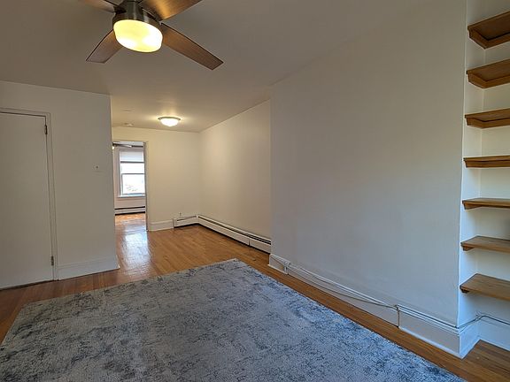 5th image of 934 Willow Ave #4