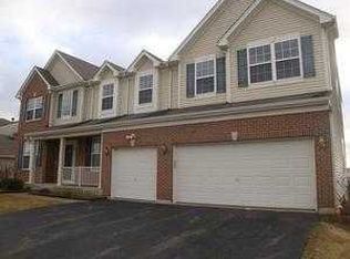 2525 W Spruce Dr, Round Lake, IL 60073