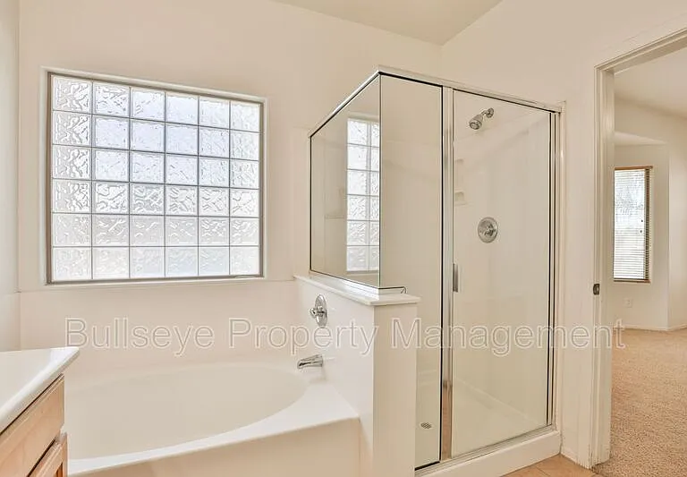 11547 E Sylvan Ave — Photo 22