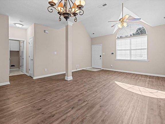 3rd image of 621 Windward Dr