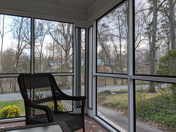 5th image of 407 W Greenway Dr N