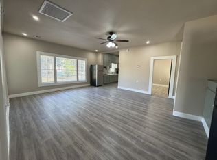 418 N Clements St, Gainesville, TX 76240
