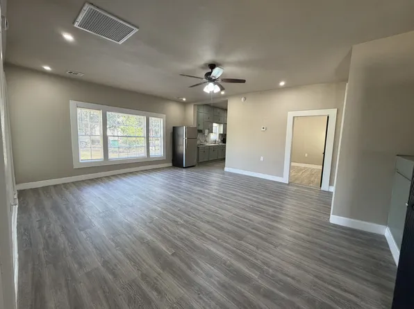 418 N Clements St, Gainesville, TX 76240