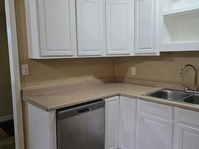 2531 Stephenson Ave #A — Photo 4
