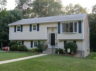4 Sharon Pkwy, North Smithfield, RI 02896