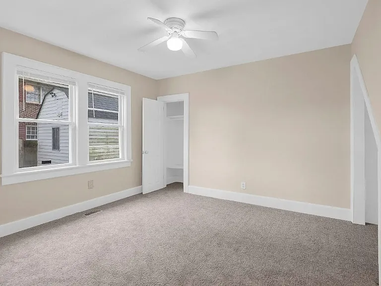 6261 Alexander St — Photo 13