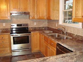 5th image of 917 Hillview Blvd