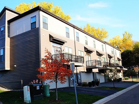 4th image of 2134 River Valley Ln