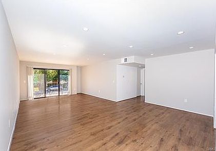 3rd image of 835 E Lomita Ave #106