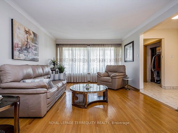 5th image of 44 Margaret Ave