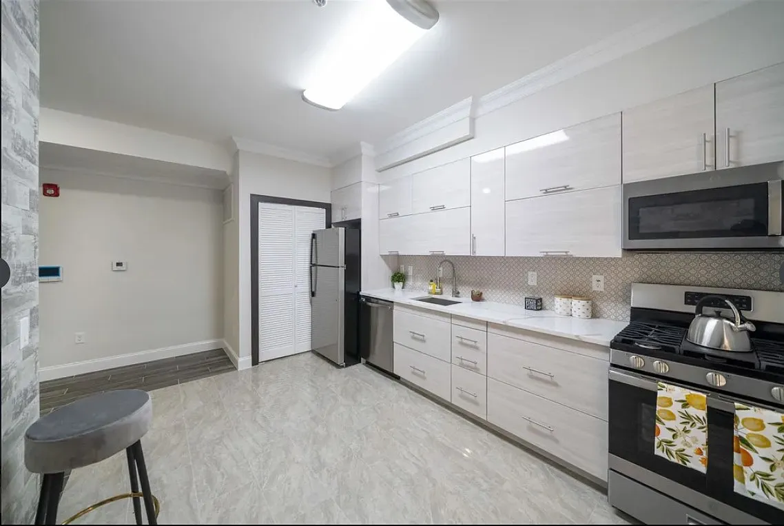 2 bed, 730 sqft, $2,800 — Photo 4