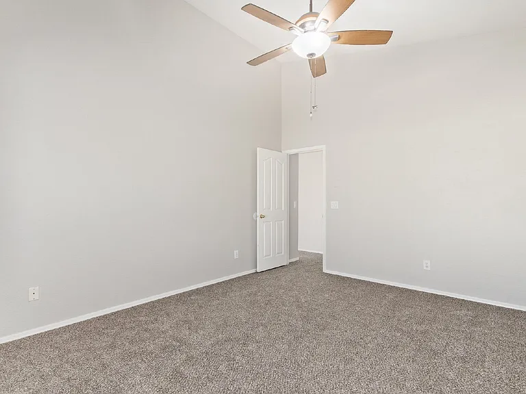 12454 W Holly St — Photo 16