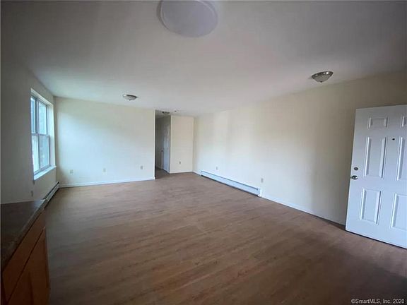 5th image of 65 Charlotte St #1W