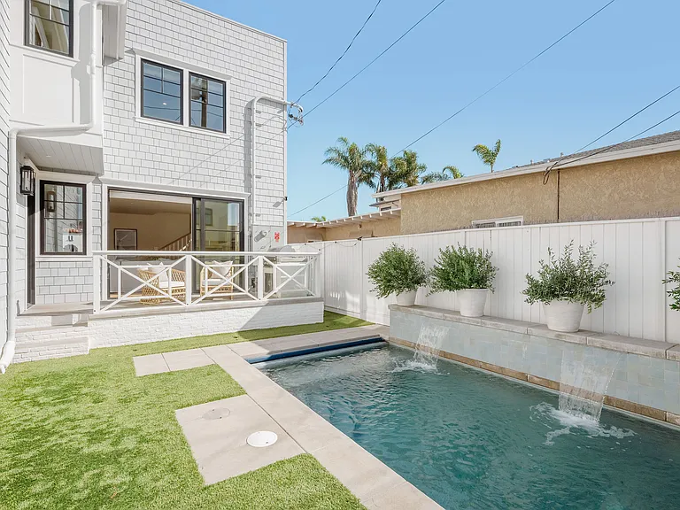 153 Granada Ave — Photo 49