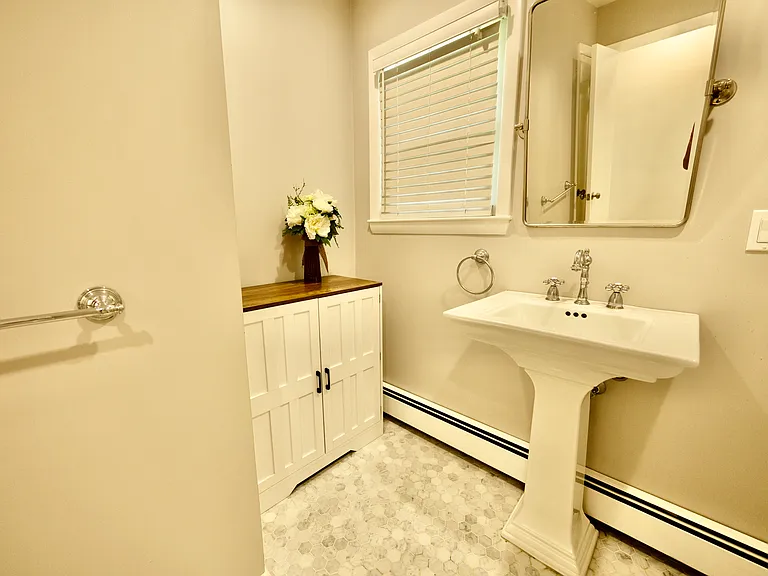 244 Green St — Photo 16