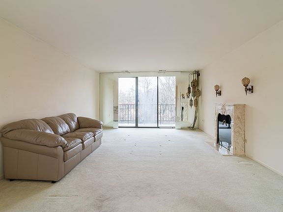 2nd image of 125 Acacia Cir Unit 214