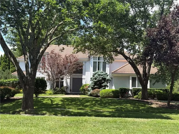 11708 Brookwood St, Leawood, KS 66211