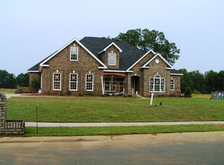 102 Stonebridge Xing, Perry, GA 31069