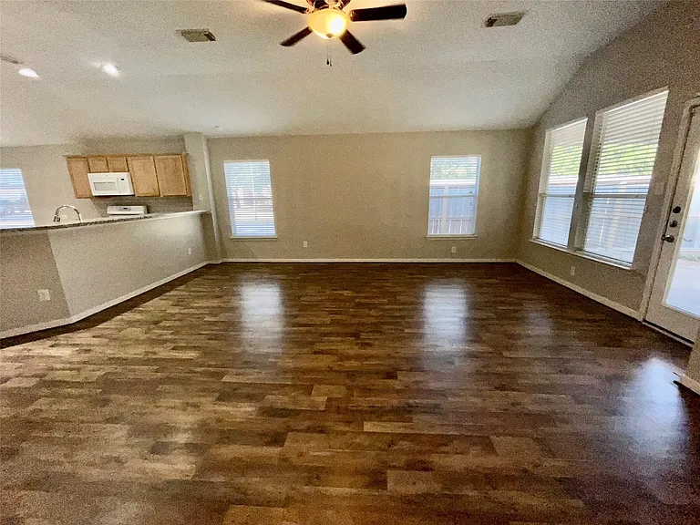 25011 Emporia Point Ct — Photo 5