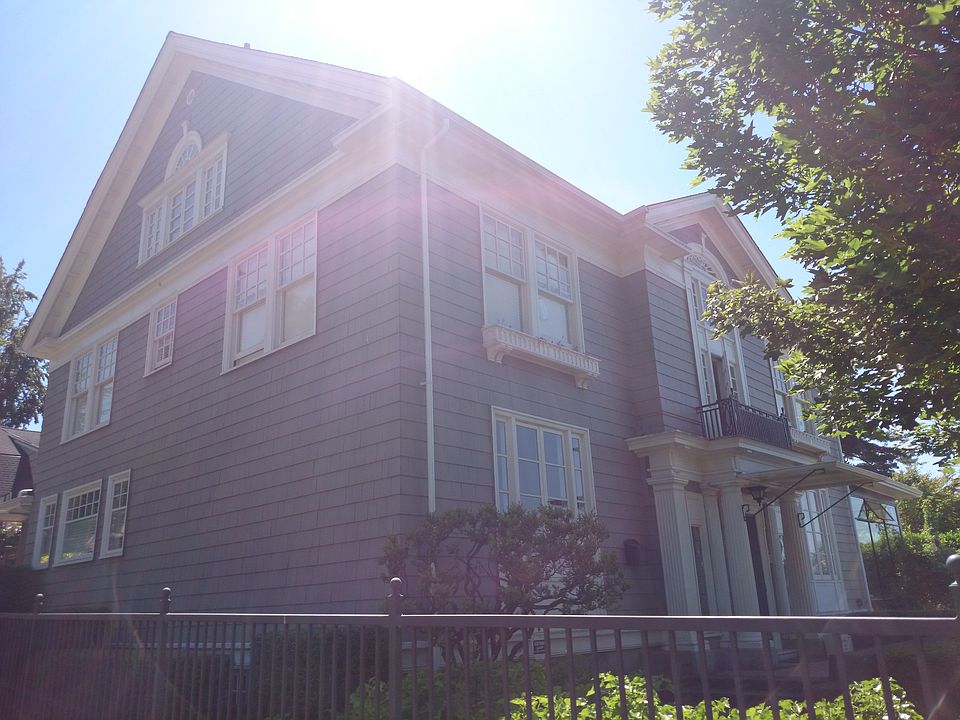1st image of 1017 E Blaine St