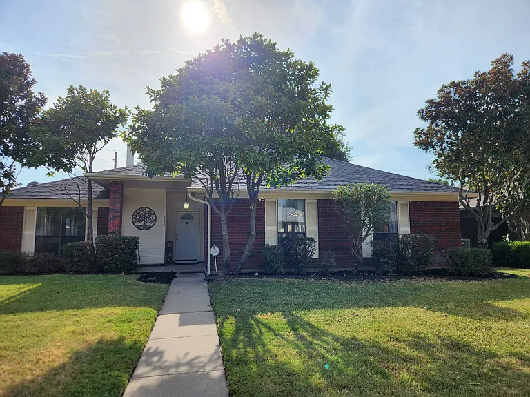 Front Exterior of home from Bluebonnet Dr.