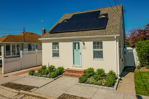 23 Garden City Ave Photo 1