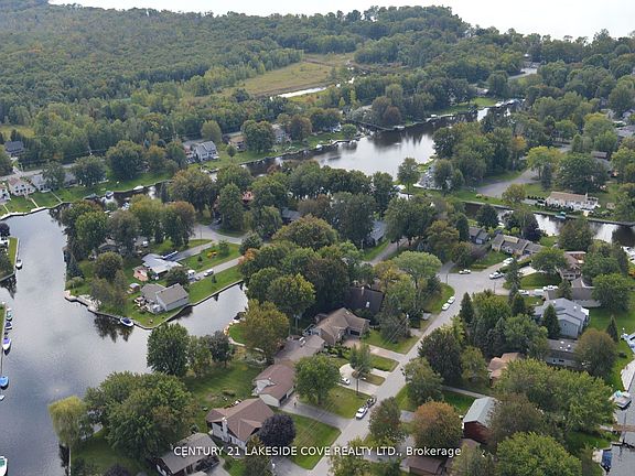 4th image of 51 Ridge Ave