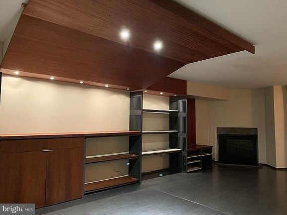5th image of 214-30 N 22nd St Unit 10L