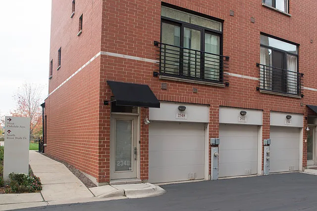 1 bed, 1084 sqft, $2,600 — Photo 2