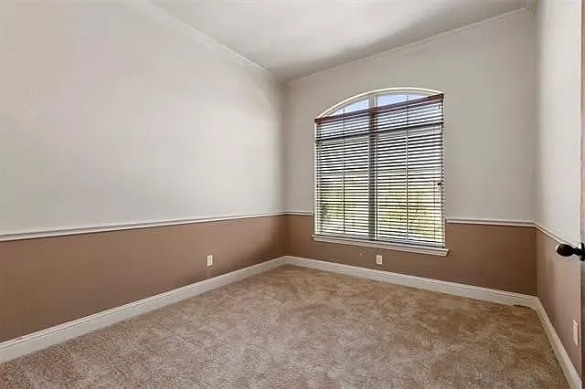 4849 Empire Way — Photo 5