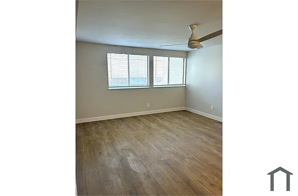 Building Photo - 1505 S Hoover St #3