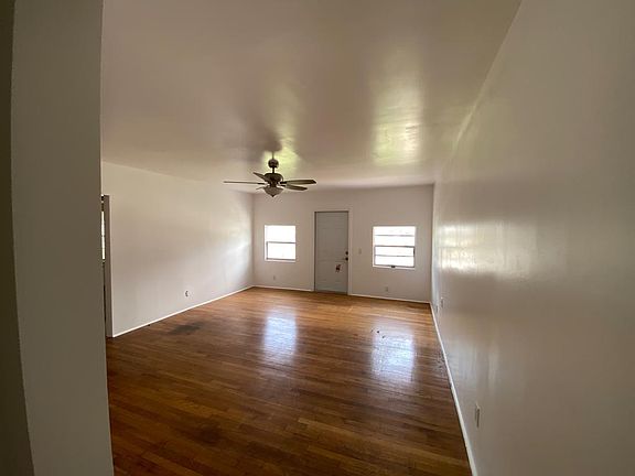 Completely renovated Living room
Photo-2