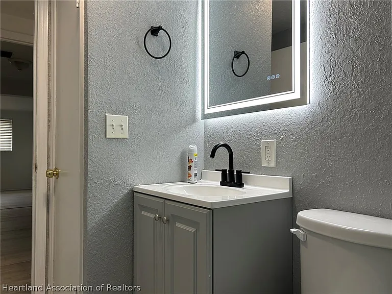 1150 Rialto Ave — Photo 26