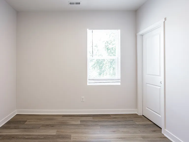 728 Parkway Ave — Photo 21
