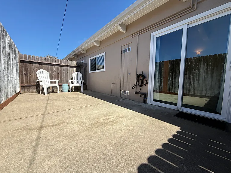 319 E Airport Ave — Photo 9
