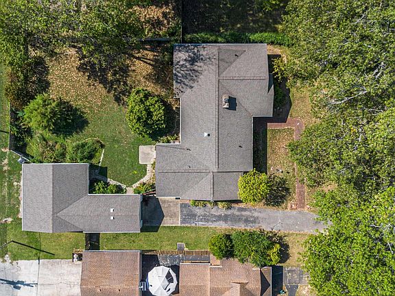 4th image of 2724 Jefferson St
