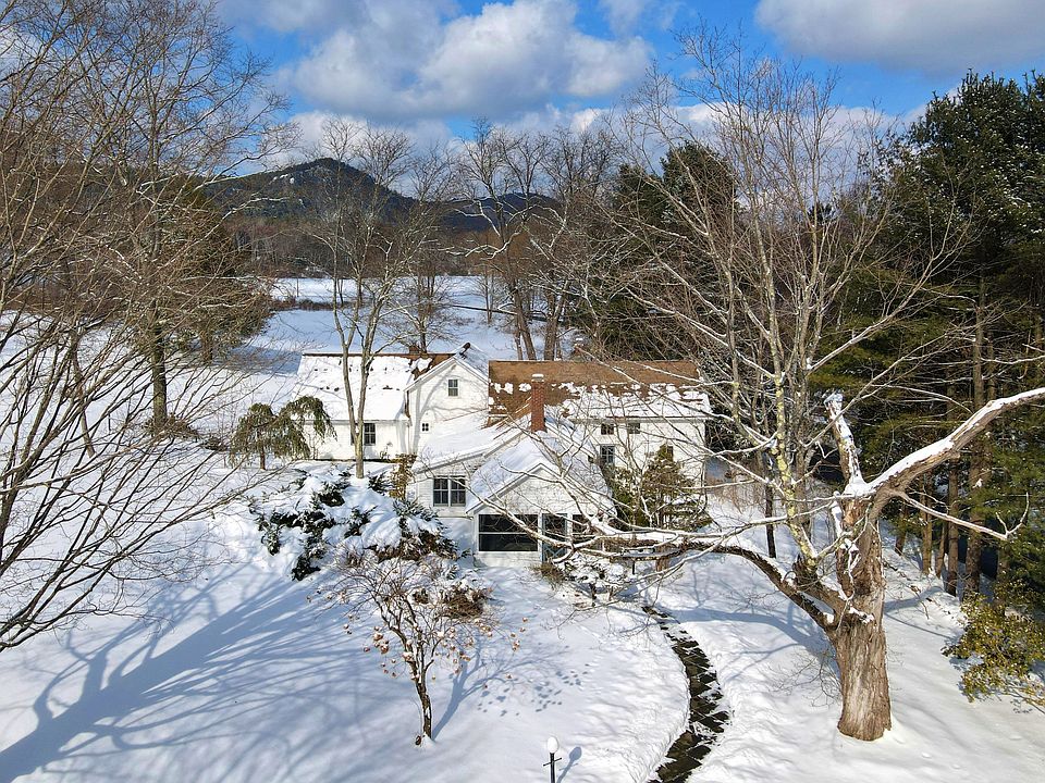 271 Monument Valley + 10 Lovers Ln 