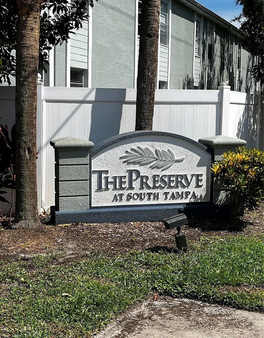 2 bed, 884 sqft, $1,550 — Photo 1