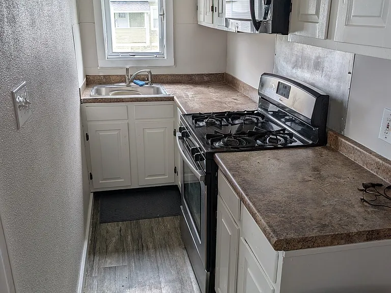 27 Covell St #2 — Photo 5