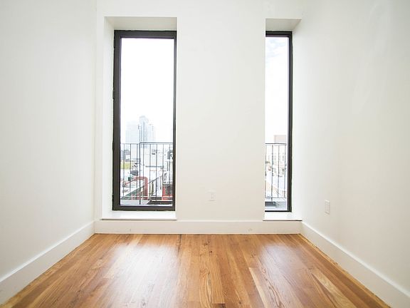 3rd image of 193 Bedford Ave #5B1