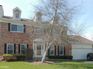 620 Longwood Dr, Algonquin, IL 60102