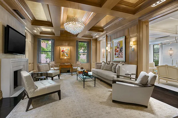 Sold by Warburg | media 5